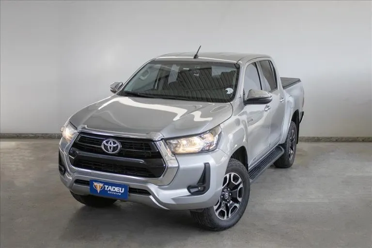 TOYOTA HILUX 2.8 D-4D TURBO DIESEL CD SRV 4X4 AUTOMÁTICO